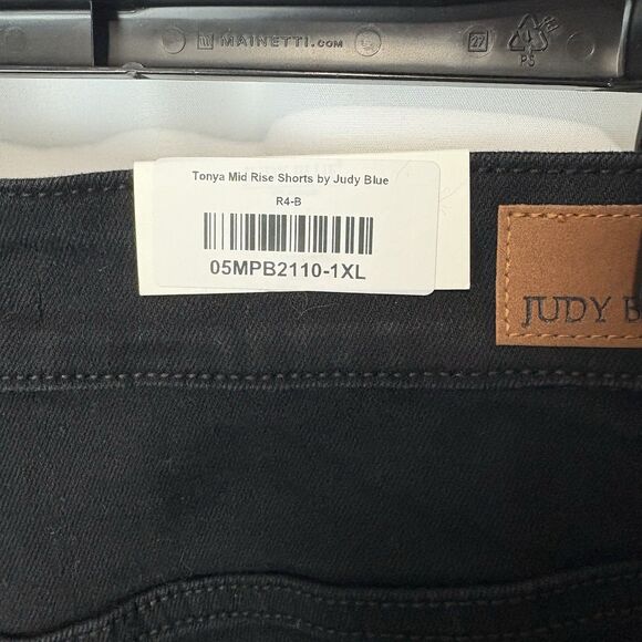 Judy Blue Black Jean Shorts - Picture 4 of 7